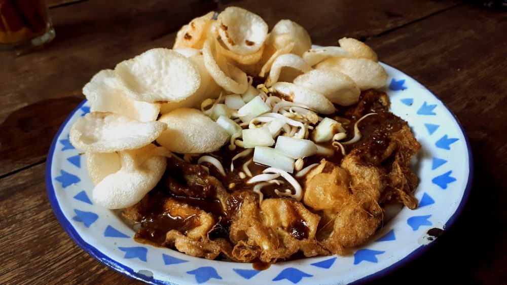 Surabaya’s Best Places to Eat Tahu Tek Surabaya’s Best Places to Eat Tahu Tek