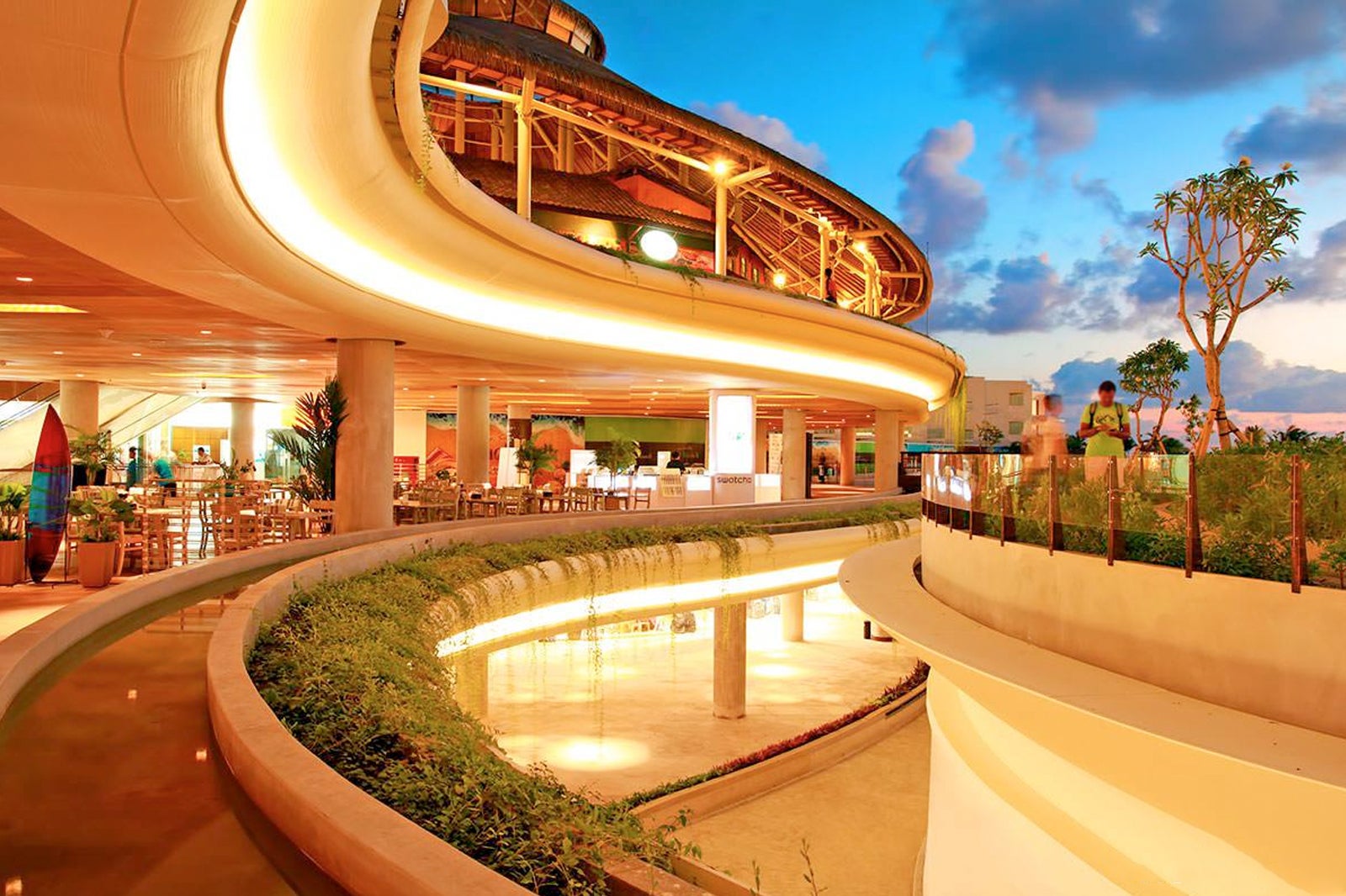 Beachwalk Mall