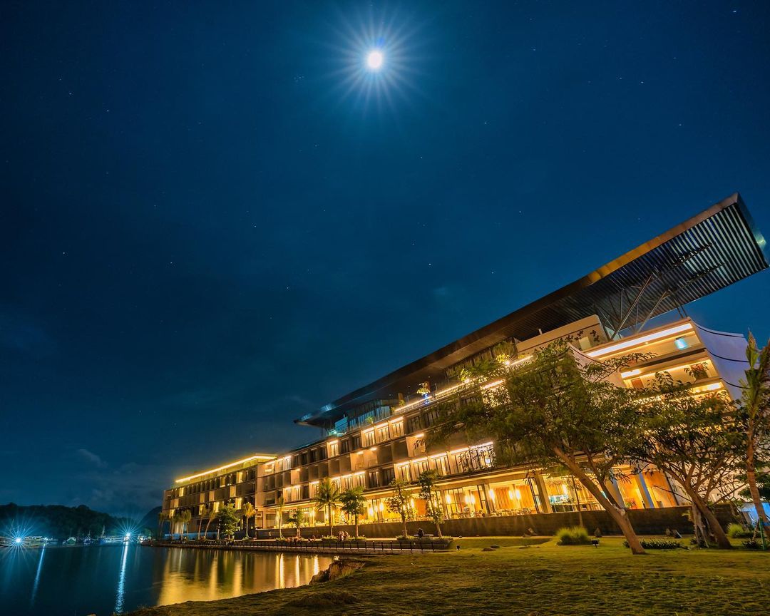 Meruorah Komodo Best Luxury Resorts Labuan Bajo Komodo