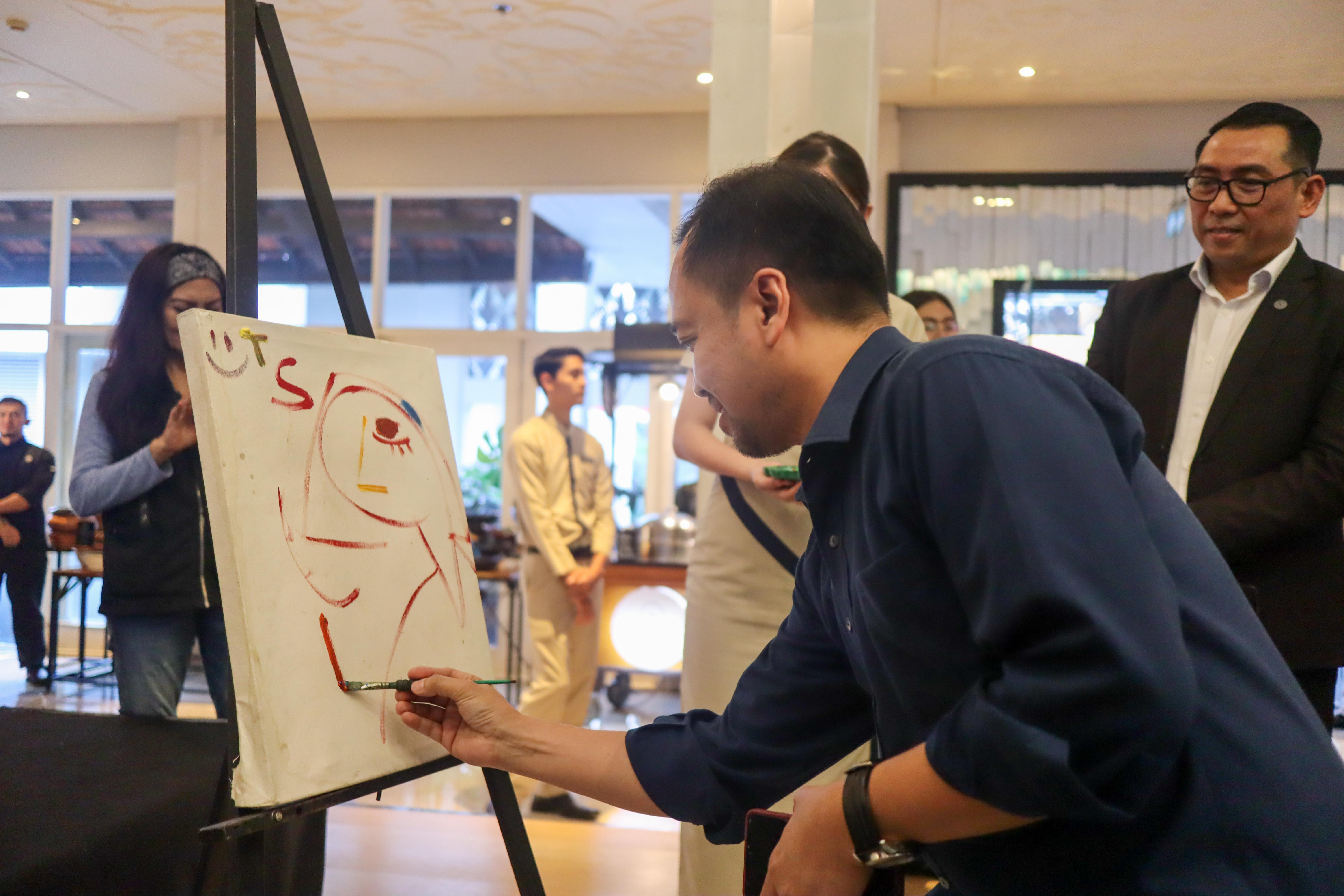 Sheraton Bandung Hosts Independence Painting Exhibition