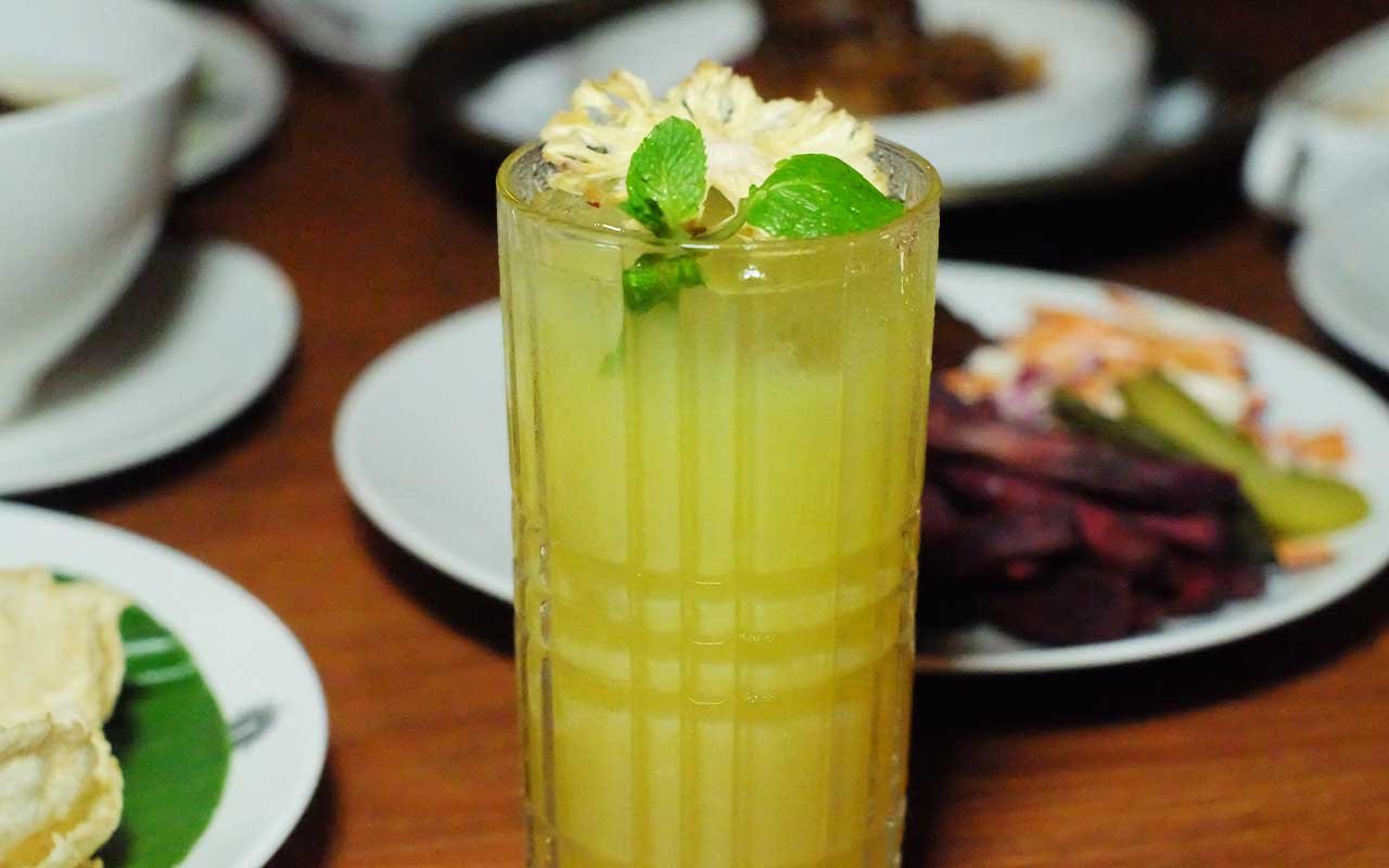 Pineapple Blossom