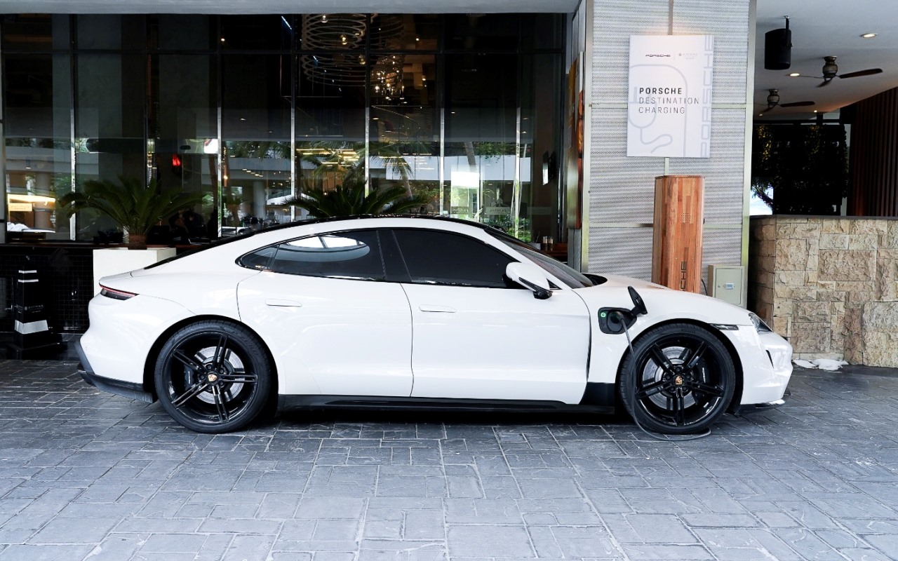 First in Jakarta! Porsche Destination Charging at Pullman Jakarta Central Park