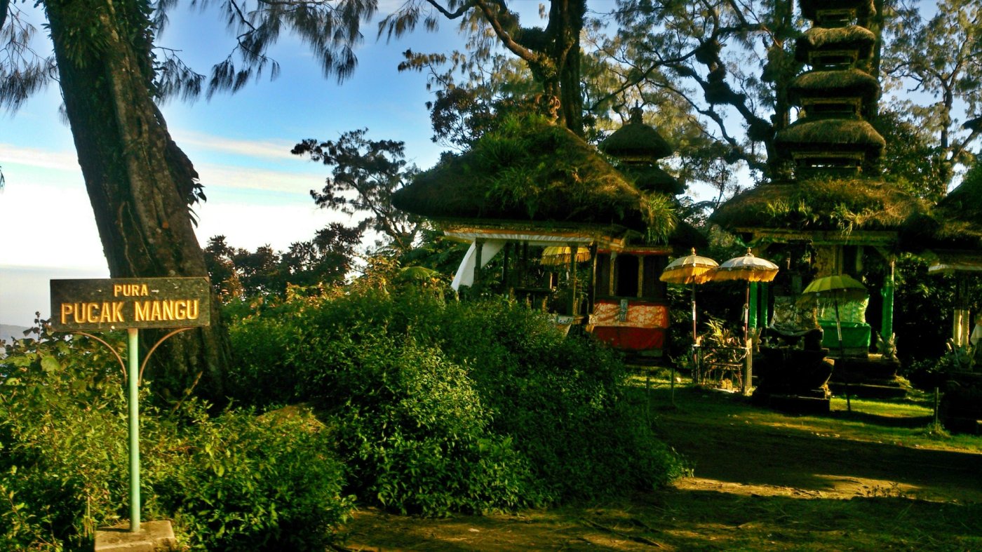 Pura Pucak Mangu