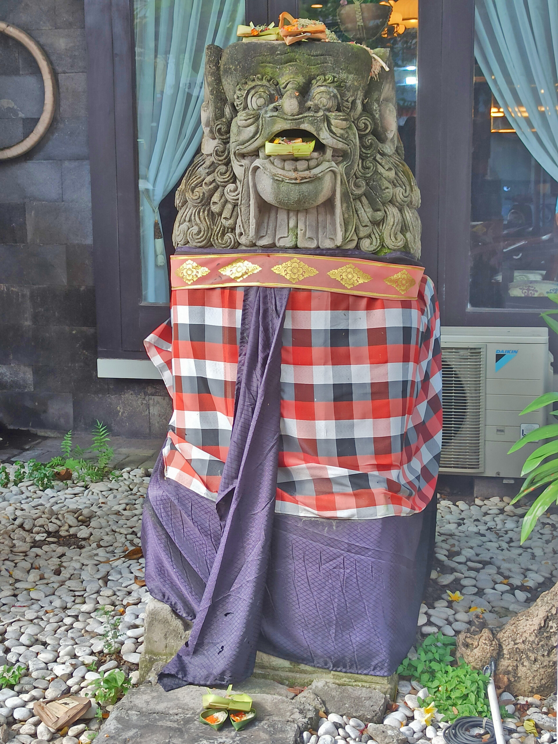 Saput Poleng Tridatu