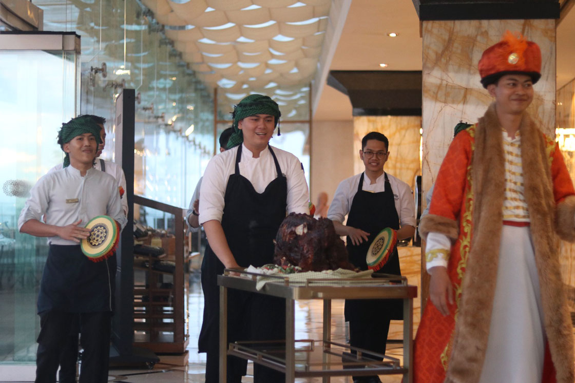 The 1th Restaurant Trans