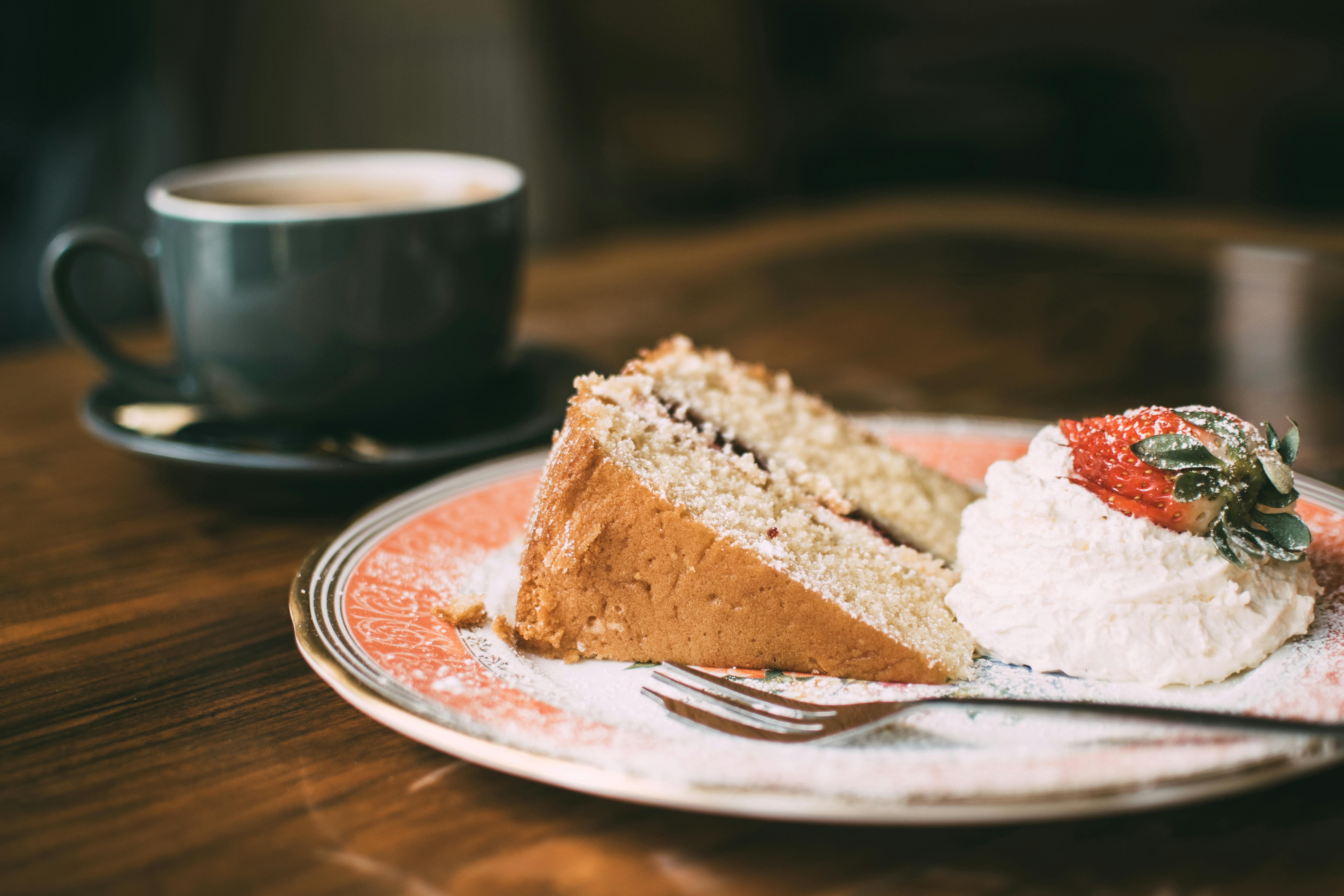 Cafe Hopping and Dessert Hunting