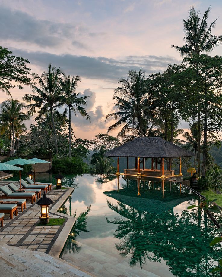 swimming pool villa in bali
