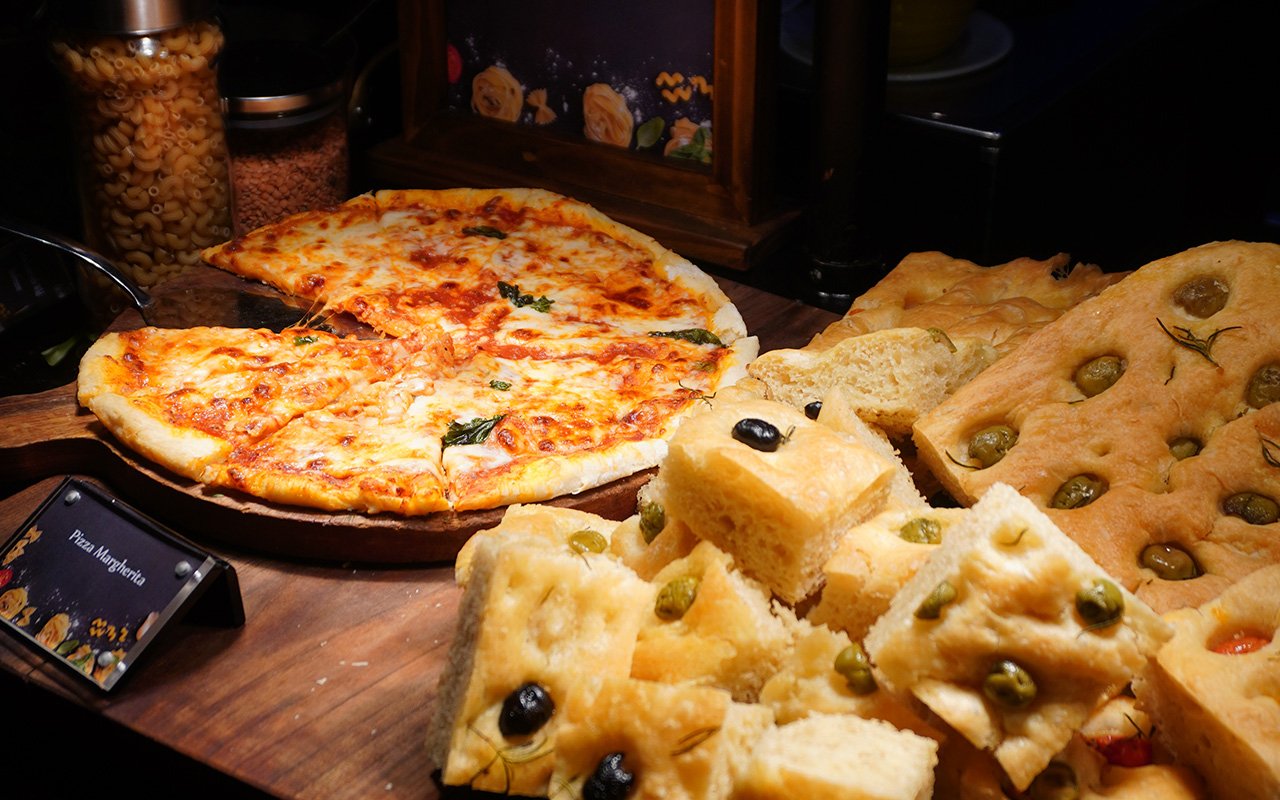 Trans Pizza