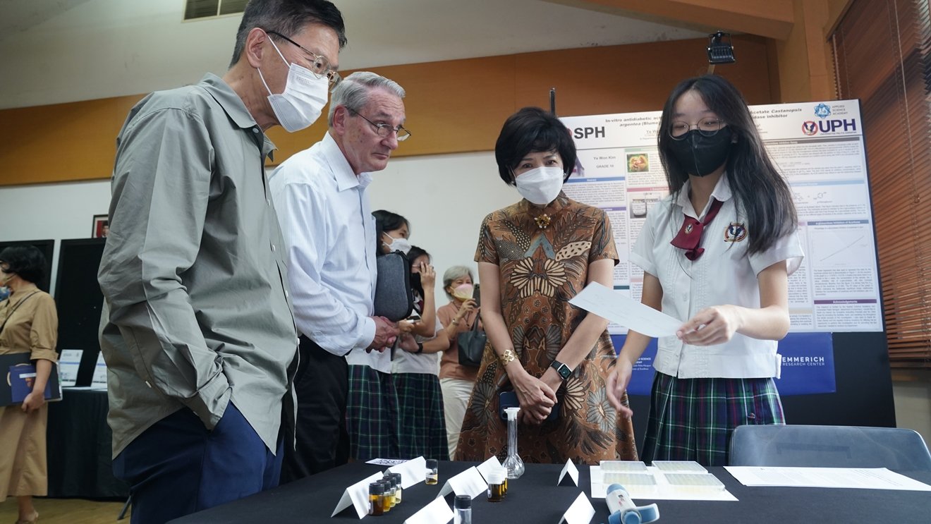 Young Scientists Put Their Brilliant Work on Display at Annual Science Exhibition