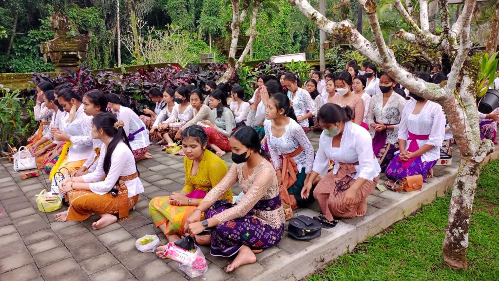 Tumpek Krulut Ceremony