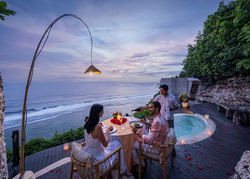 a couple romantic dinner beach view